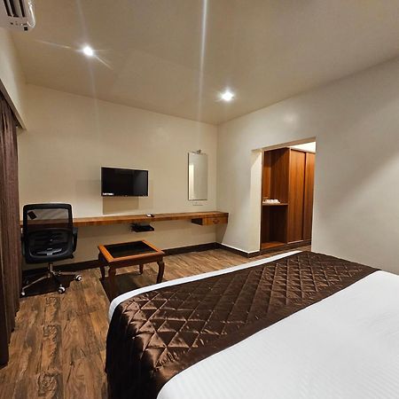 Hotel Pl Grand 카라이쿠디 외부 사진