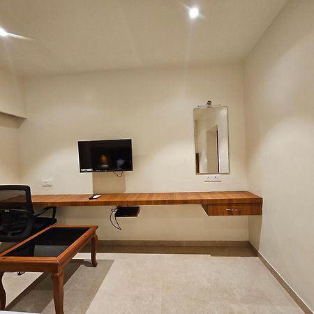 Hotel Pl Grand 카라이쿠디 외부 사진