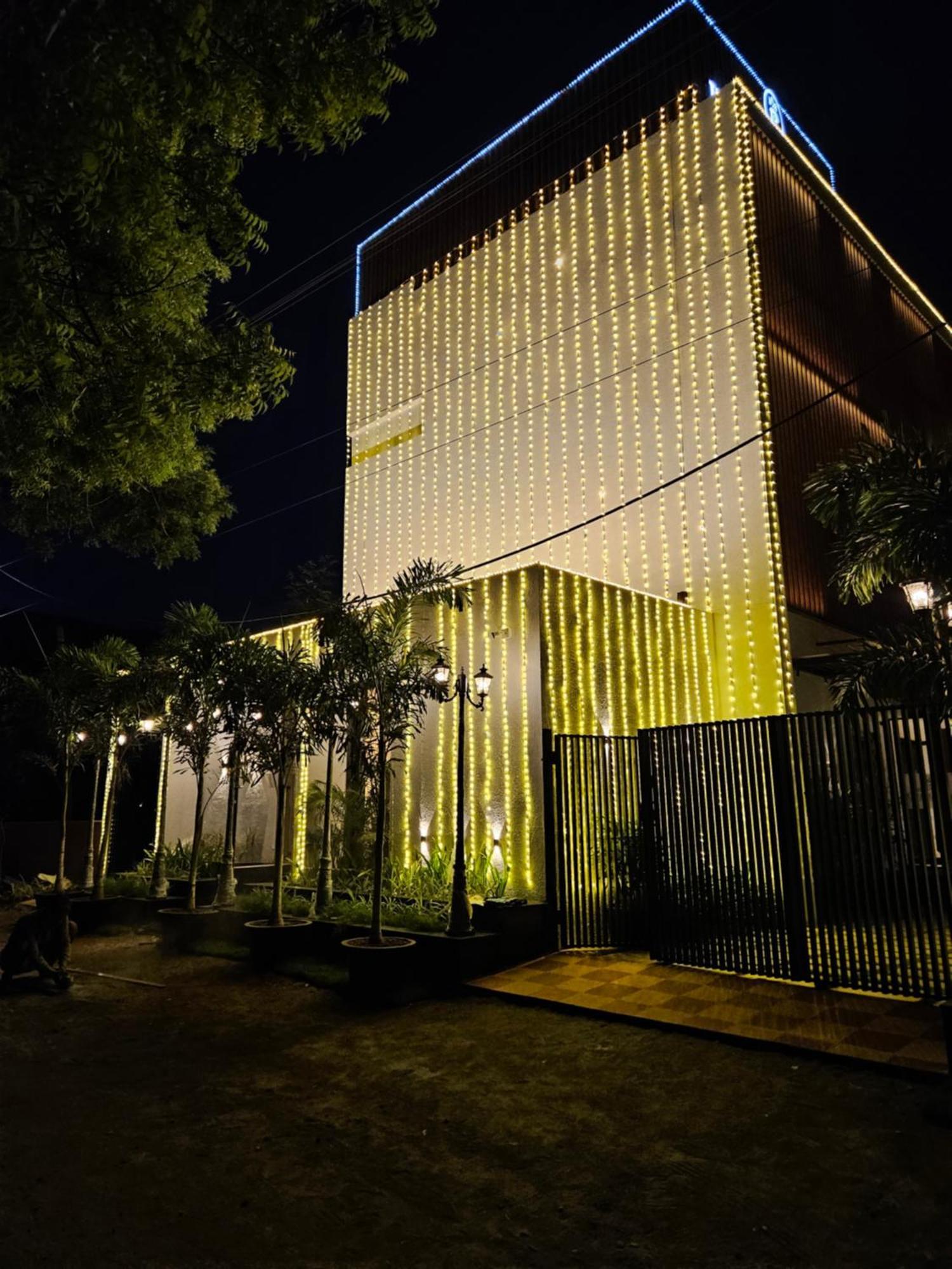 Hotel Pl Grand 카라이쿠디 외부 사진