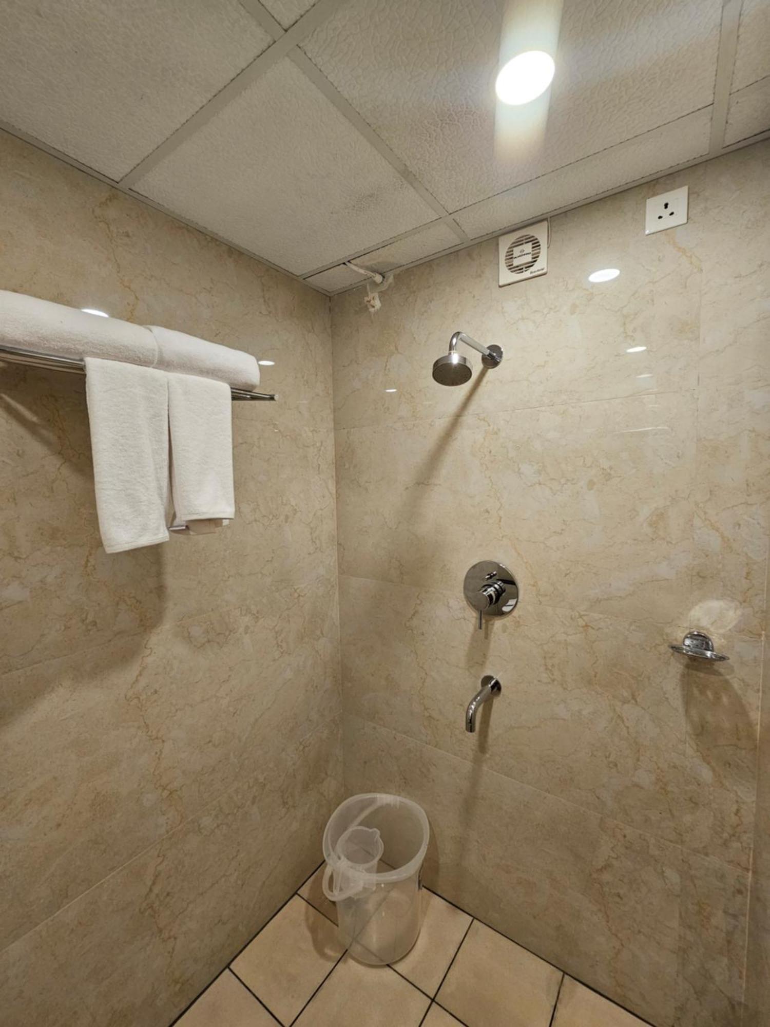 Hotel Pl Grand 카라이쿠디 외부 사진